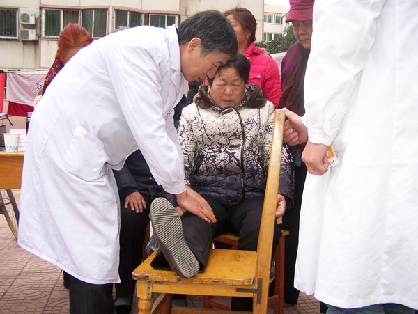 东苑小区义诊 208_光影_1.jpg
